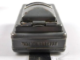 Taschenlampe "WIF Signal 1136" "Heereseigentum" Meiner Meinung nach ursprünglich österreichische Armee, von der Wehrmacht geführt. Originallack, Funktion nicht geprüft