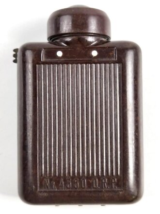 Taschenlampe "Zeiler 4350" aus brauner Preßmasse. Sehr guter Zustand, Funktion nicht geprüft