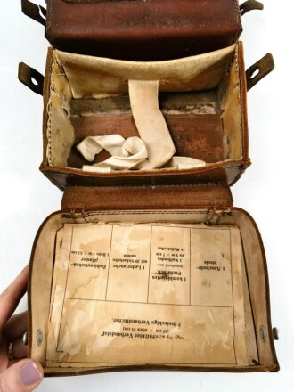 Krankenträger Tasche Wehrmacht datiert 1937, gebraucht. Ein Verschlussriemen defekt
