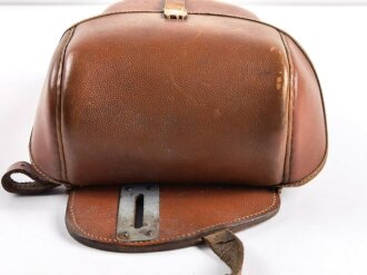 Packtasche für Berittene der Wehrmacht, datiert 1942. Gettragenes Stück in gutem Zustand