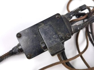 Flak, Kehlkopfmikrofon mit Umschalter und Stecker, Funktion nicht geprüft