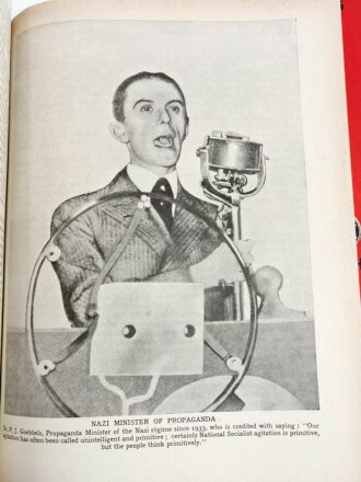 Englische Ausgabe von Adolf Hitler " Mein Kampf" Hutchinson´s Illustrated Edition, 18 Hefte mit zugehörigem Umschlag. Komplett, guter Gesamtzustand