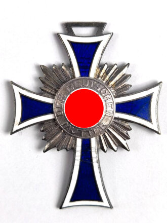 Ehrenkreuz der Deutschen Mutter (Mutterkreuz) in Silber, Leicht gewölbt und kleiner Emailleschaden unten am Kreuzarm