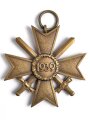 Kriegsverdienstkreuz 2. Klasse 1939 mit Schwertern, Hersteller 92 im Bandring für " Josef Ruckert & Sohn, Gablonz " Buntmetall