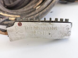 Verbindungskabel 30 adrig, datiert 1941. Langes, originales Kabel, dieses ausgetrocknet und brüchig, riecht nach altem Gummi