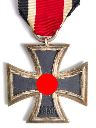 Eisernes Kreuz 2. Klasse 1939 am Band, ohne Hersteller, Hakenkreuz mit voller Schwärzung