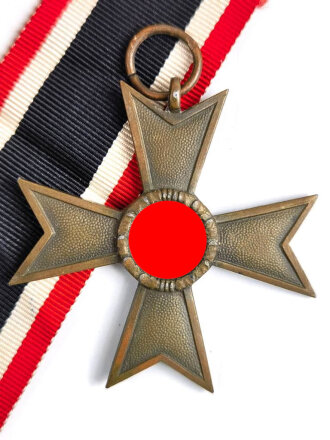 Kriegsverdienstkreuz 2. Klasse 1939 ohne Schwerter, mit kurzem Bandabschnitt, ohne Hersteller, Buntmetall