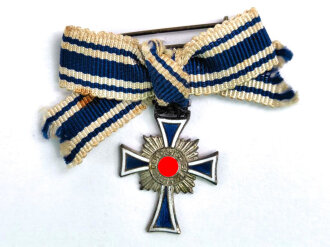 Miniatur, Ehrenkreuz der Deutschen Mutter ( Mutterkreuz ) in Silber an Schleife, Größe 16 mm