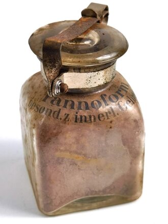 "Tannoform" Flasche, ungereinigt. Gehört ins Bodenfach des "Veterinär Arzneikasten 18/27" der Wehrmacht