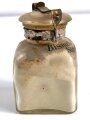 "Bismut. subgallic Streupulver" Flasche, ungereinigt. Gehört ins Bodenfach des "Veterinär Arzneikasten 18/27" der Wehrmacht