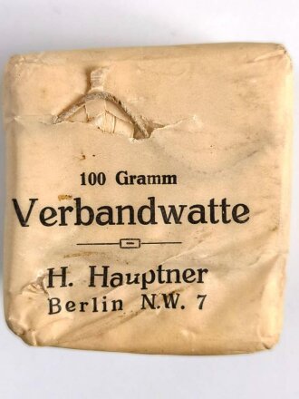 "100 Gramm Verband Watte" H.Hauptner Berlin,  gehört so unter anderem in  den " "Veterinär Arzneikasten 18/27" der Wehrmacht