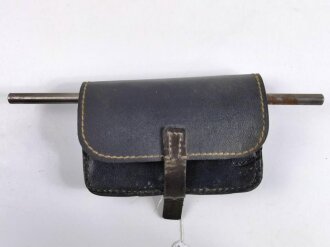 Gewindeschneider Wehrmacht für Fahnenschmied. Tasche aus Ersatzmaterial datiert 1942, das Windeisen datiert 1940