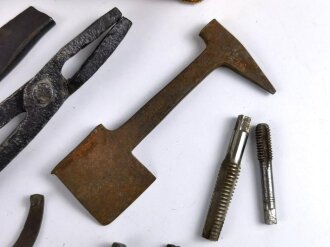 Konvolut Werkzeuge und Gerätschaften für Fahnenschmied, meist Wehrmacht, grösstenteils defekt