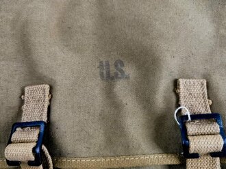 U.S. 1944 dated British made mussette bag in very good condition