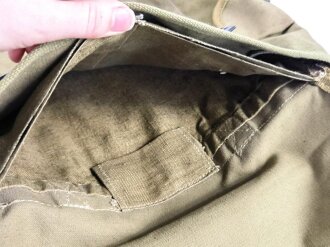 U.S. 1944 dated British made mussette bag in very good condition