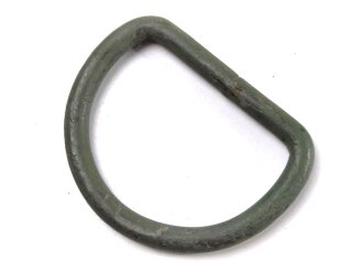 Grosser D-Ring Wehrmacht. Eisen,  grüner Originallack, 65mm Breite . Sie erhalten ein ( 1 ) Stück