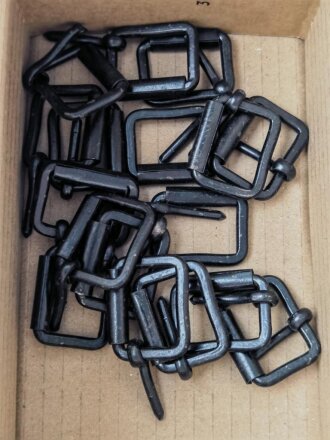 Metallbeschlag aus Eisen,schwarz lackiert. Breite 35mm,...