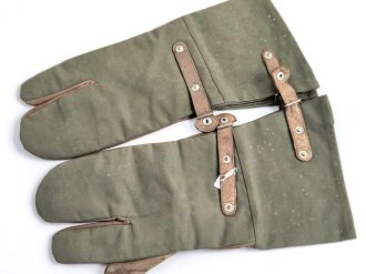 Paar Handschuhe für Kradmelder der Wehrmacht. Ungetragnes Paar, leicht stockfleckig