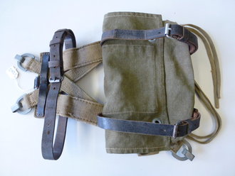 A-Rahmen mit Tasche, linker Schnallriemen repariert ( in der Zeit ), sonst einwandfreies, getragenes Set