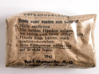 Verbandpäckchen für einen Verbandkasten, kleine Ausführung, Originalverpackt, datiert 1943