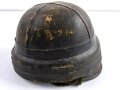 1.Weltkrieg, Schutzhelm Fliegerhelm , System " Roold Paris". hersteller im Schweißband " S.Adam Hoflieferant Berlin W." Das Schweißleder original verbaut, daher gehe ich von deutscher Fertigung aus. Getragenes Stück in gutem Zustand