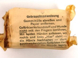 Kleines Verbandpäckchen für Luftschutzzwecke. Datiert 1943