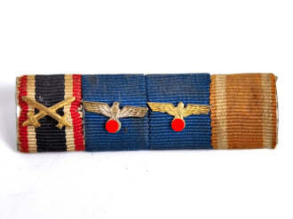 4er Bandspange mit Auflagen, unter anderem Adlerauflagen für die Dienstauszeichnung Wehrmacht 4. und 12. Jahre, Breite 60 mm