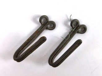 Paar Koppelhaken für eine Feldbluse ,  Eisen lackiert