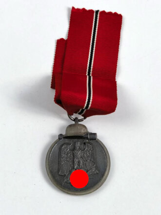 Medaille " Winterschlacht im Osten " am Band
