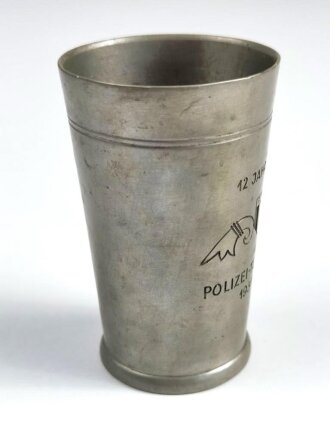 Polizei Turnverein 1931 - 1942, Erinnerungsbecher " 12 Jahre Aktiv" aus Zinn ? Höhe 9cm