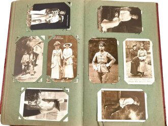 Kaiserreich und 1.Weltkrieg, Ansichtkartenalbum mit 184 Stück Karten das Kaiserhaus betreffend. Jeweils in gutem Zustand, das Album selbst defekt