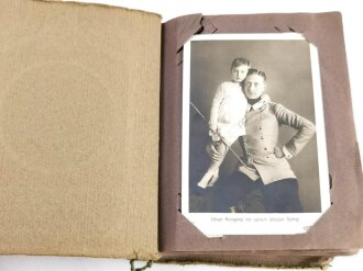 "Hohenzollernalbum" Kaiserreich und 1.Weltkrieg, Ansichtkartenalbum mit 98 Stück Karten das Kaiserhaus betreffend. Jeweils in gutem Zustand, das Album selbst defekt