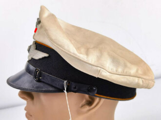 Luftwaffe, Schirmmütze für Mannschaften fliegendes Personal, weiße Sommerausführung. getragenes, ungereinigtes Stück, Kopfgrösse 58l
