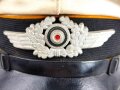 Luftwaffe, Schirmmütze für Mannschaften fliegendes Personal, weiße Sommerausführung. getragenes, ungereinigtes Stück, Kopfgrösse 58l