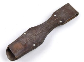 Koppelschuh zum Seitengewehr M84/98 für K98 der Wehrmacht. Ungeschwärztes Stück mit Aluminiumnieten , getragen