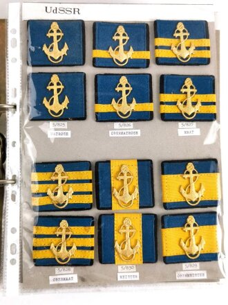Russland UDSSR, Sammlung Abzeichen zum Thema Marine , 14 Seiten,  auf Karton aufgetackert