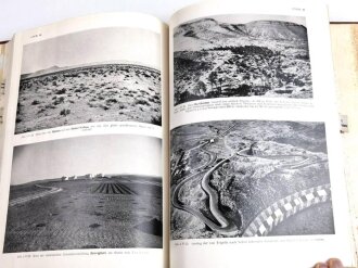 "Ägypten und Cyrenaika" Luftgeographisches Einzelheft 1.Teil, Herausgegeben vom Generalstab der Luftwaffe 1942. Einband angeschmutzt, sonst guter Zustand, etwas über DIN A4