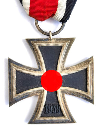 Eisernes Kreuz 2. Klasse 1939 am Band, ohne Hersteller, Hakenkreuz mit vollständiger Schwärzung