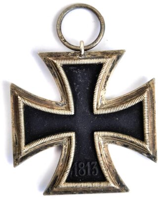 Eisernes Kreuz 2. Klasse 1939, Hersteller " 25 " im Bandring für " Arbeitsgemeinschaft der Graveur-, Gold- und Silberschmiedeinnungen, Hanau a. Main ", Hakenkreuz mit vollständiger Schwärzung