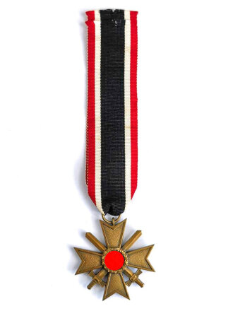Kriegsverdienstkreuz 2. Klasse 1939 mit Schwertern am langem Band, Buntmetall im sehr guten Zustand, ohne Hersteller
