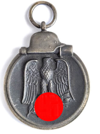Medaille " Winterschlacht im Osten ", Hersteller 30 im Bandring für " Hauptmünzamt Wien "