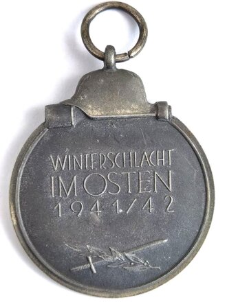 Medaille " Winterschlacht im Osten ", Hersteller 30 im Bandring für " Hauptmünzamt Wien "