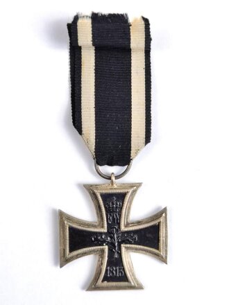 1. Weltkrieg, Eisernes Kreuz 2. Klasse 1914 am Band, mit Hersteller im Bandring dieser aber nicht lesbar