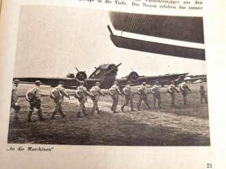 "Ganze Männer - Leben und Erleben der deutschen Fallschirmjäger", 96 Seiten, Einband defekt, stark gebraucht