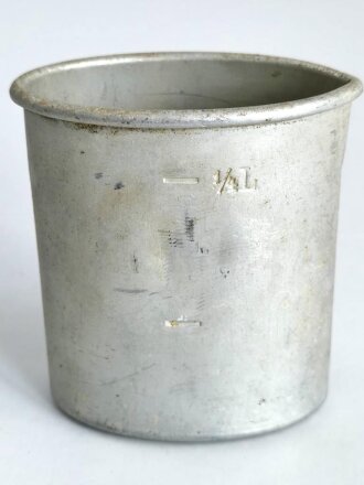 Trinkbecher Wehrmacht aus Aluminium, Hersteller DMN33