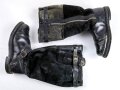 Luftwaffe , Paar Stiefel für fliegendes Personal , beheizbare Ausführung. Originale Sohle , Etikett mit Reichsbetriebsnummer, ein reissverschluss defekt ( lässt sich nicht ganz öffnen) Sohlenlänge 30,5cm