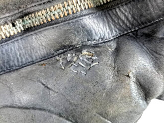 Luftwaffe , Paar Stiefel für fliegendes Personal , stark getragenes Paar mit diversen Reparaturstellen. Sohlenlänge 30,5cm. Ungereinigt, Reissverschlüsse nur teilweise gängig