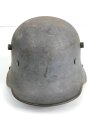 Stahlhelm Luftwaffe. Glocke aus dem 1.Weltkrieg, Innenfutter M40 original verbaut. Graublauer Originallack