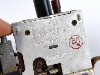 Luftwaffe Selbstschalter zur Sicherung der elektrischen Bordanlage gegen Überlastung und Kurzschluß. FL E 5000 01, ungebrauchtes Stück in der originalen Verpackung