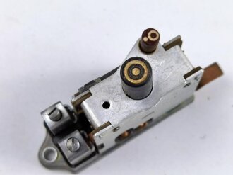 Luftwaffe Selbstschalter zur Sicherung der elektrischen Bordanlage gegen Überlastung und Kurzschluß. FL E 5000 01, ungebrauchtes Stück in der originalen Verpackung